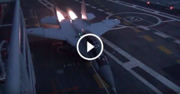 This Insane Fighter Jet Power Takeoff Is Mind Blowing No Steam