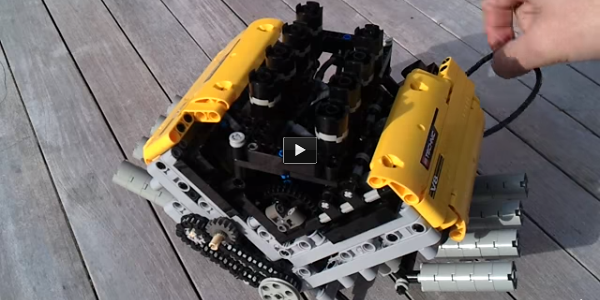 lego v8 engine 1