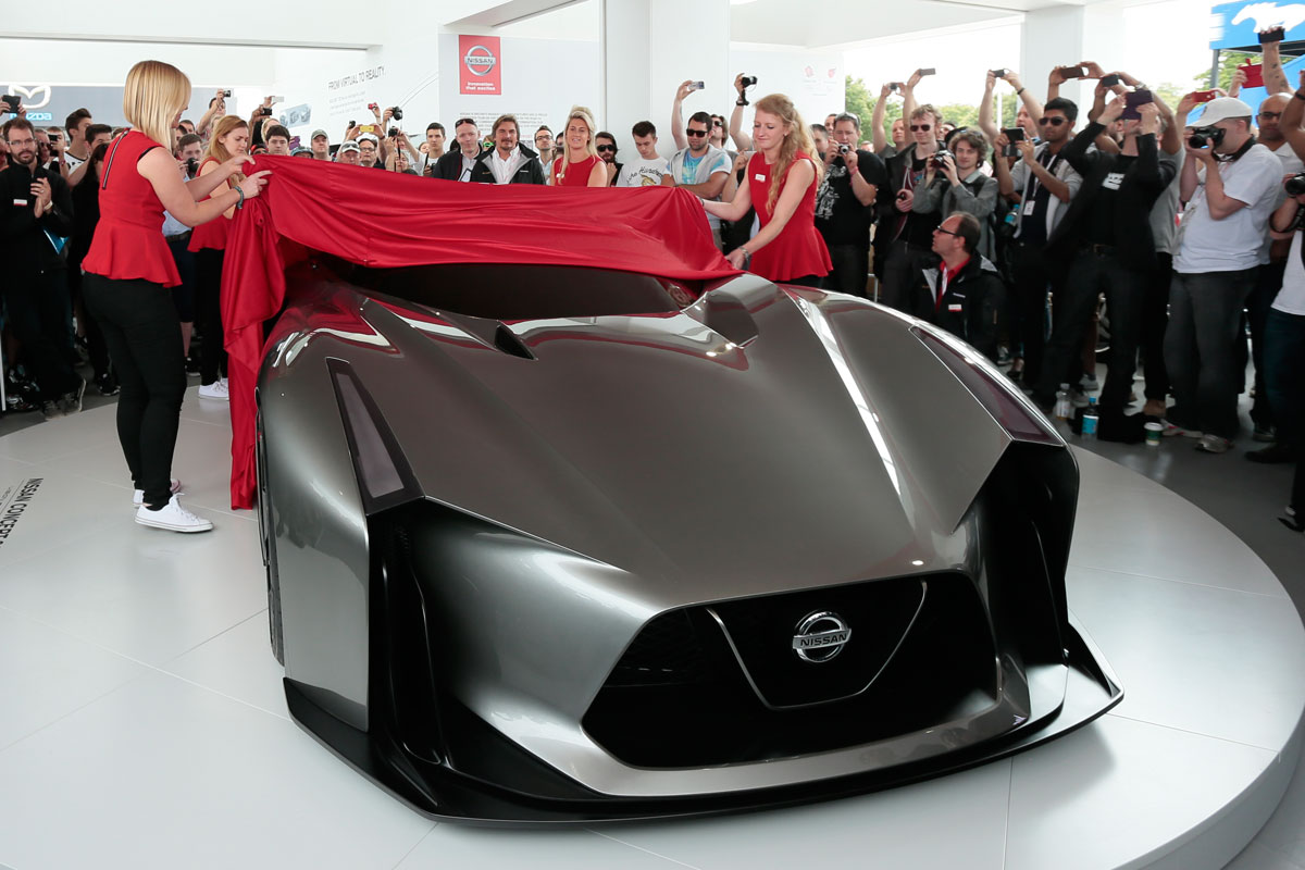 Новинки в машину. Ниссан концепт 2020. Nissan GTR 2020 Concept салон. Toyota GTR 2020. Презентация нового автомобиля.