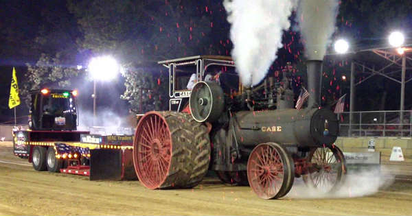 CASE STEAM TRACTOR Pull Delivers One Mesmerizing FIRE & SMOKE Show ...