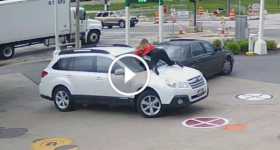 Brave Woman Stops Car Theft In Wisconsin By Climbing On The Bonnet 2 TN