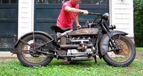 1928 Henderson Deluxe Antique Motorbike 1