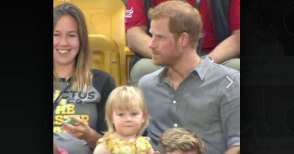 Little Girl Steals Popcorn From Prince Harry 2