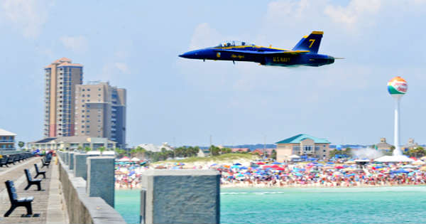 Blue Angels Planes’ Low Pass Fly-By Creates CHAOS At The Beach ...