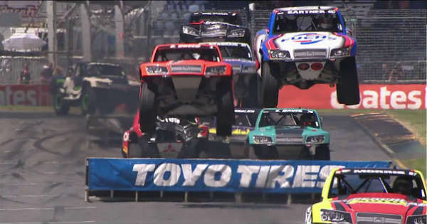 This Stadium Super Trucks Race Is Absolutely Thrilling! - Muscle Cars Zone!