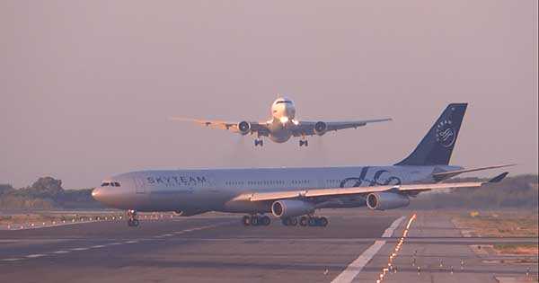 Airplane Close Encounter On Spanish Runway 1