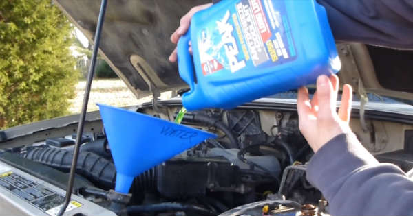 How To SUPER FLUSH A Car Cooling System! - Muscle Cars Zone!