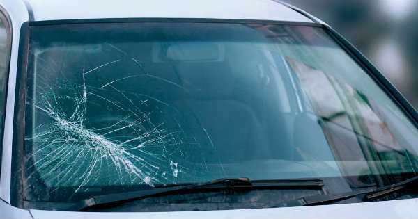 How To Keep Your Windshield From Becoming Damaged 1