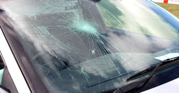 How To Keep Your Windshield From Becoming Damaged - Muscle Cars Zone!