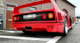 roaring sound ferrari f40