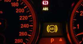 ABS Warning Light_ Things to Do When It Turns on 1