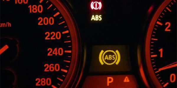 ABS Warning Light_ Things to Do When It Turns on 1